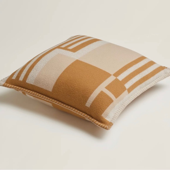 AUTHENTIC Hermes Ithaque Pillow Sold as a PAIR new w dust bags &original receipt - Picture 4 of 13